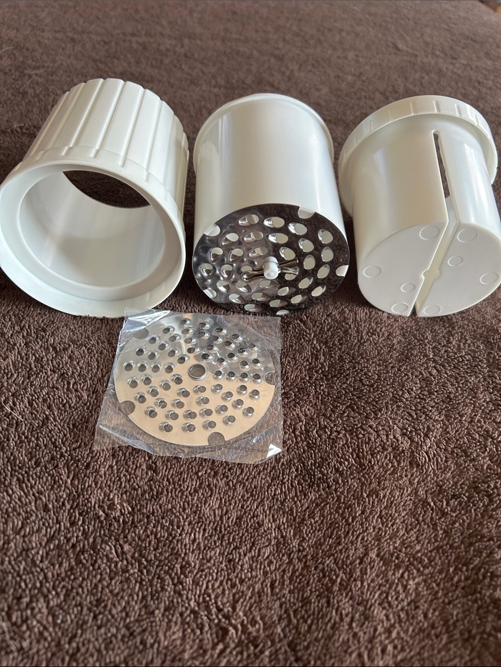 3-Piece White Plastic Herb Grinder with Metal Disk